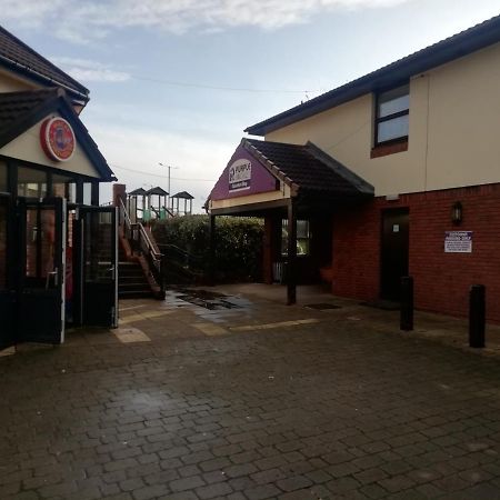 Purple Roomz Preston South Exterior photo
